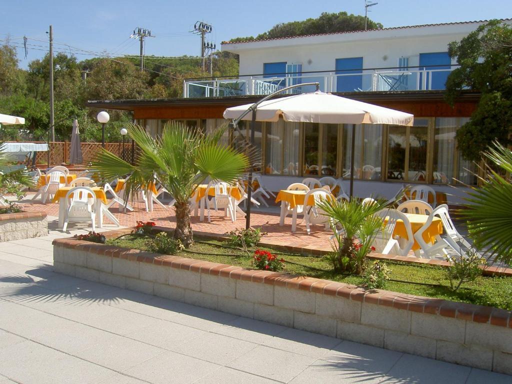 Hotel Baia Del Sole Paestum Exterior foto